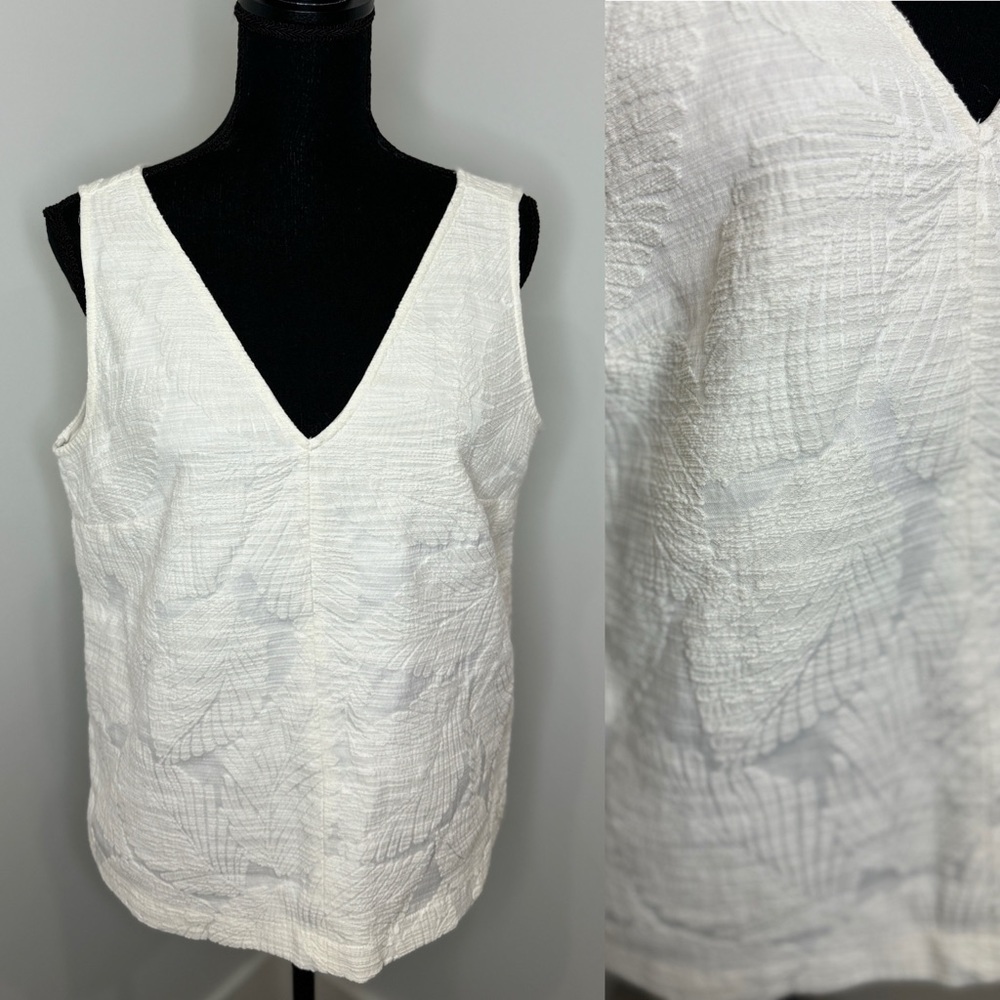 Ann Taylor Factory White Women's Sleeveless Blouse V-Neck Textured (M)